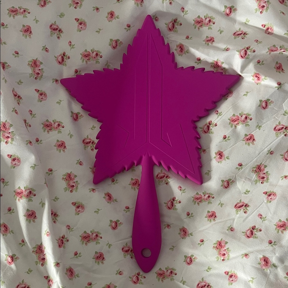 Jeffree Star Star-Shaped Hand Mirror